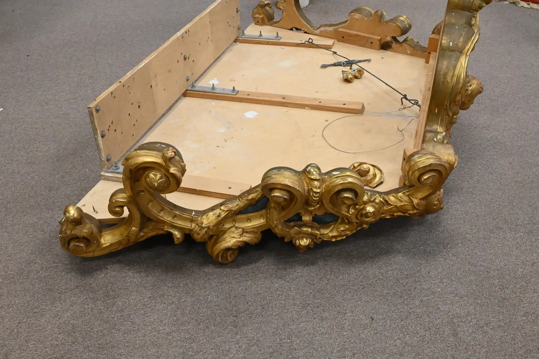 19th Century Italian Giltwood Baldacchino Bed Crown - Image 3