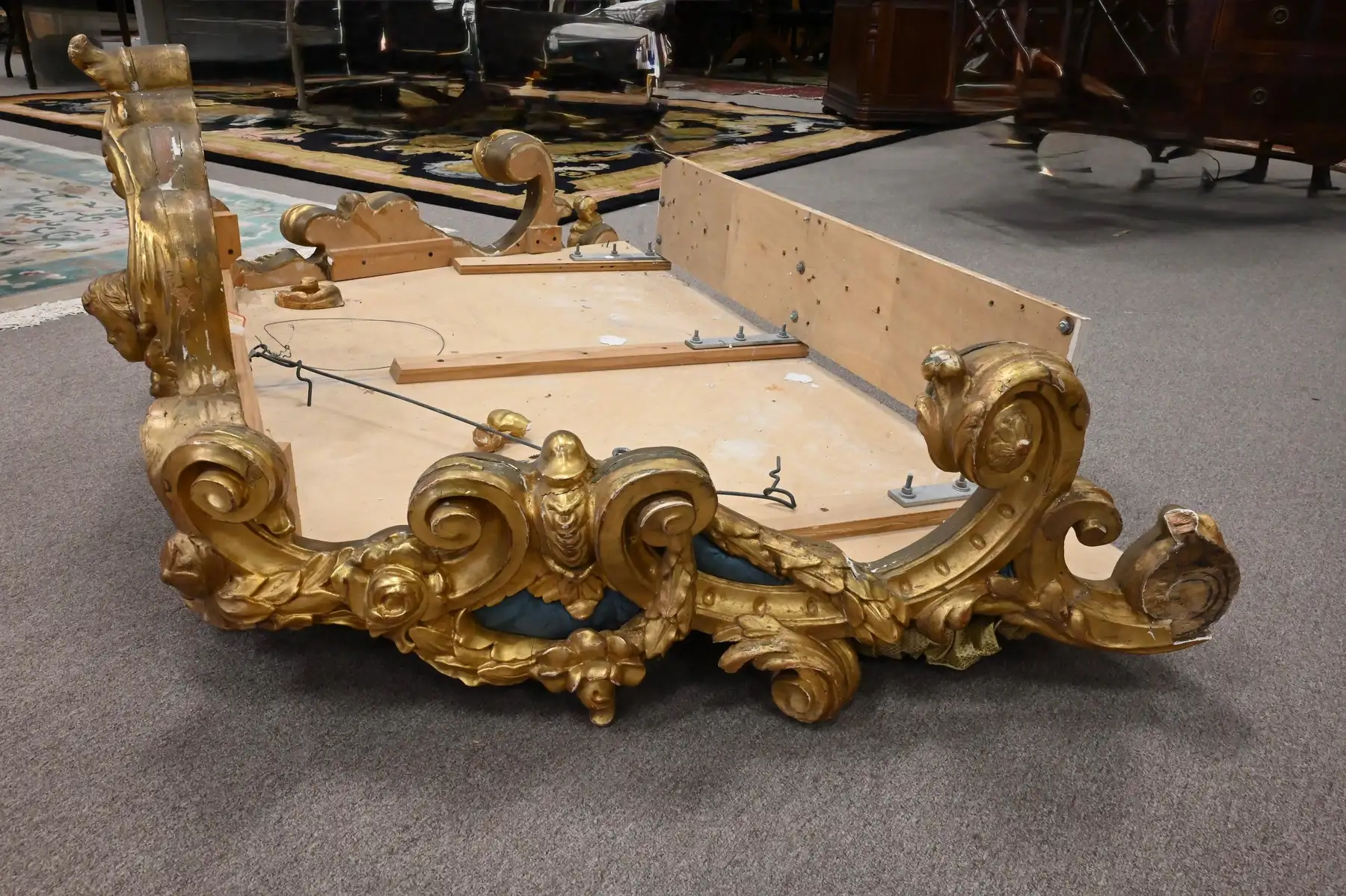 19th Century Italian Giltwood Baldacchino Bed Crown - Image 4